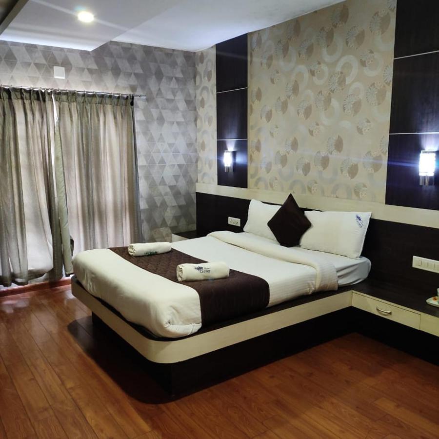 The Majestic Crown Hotel Ooty Exterior foto