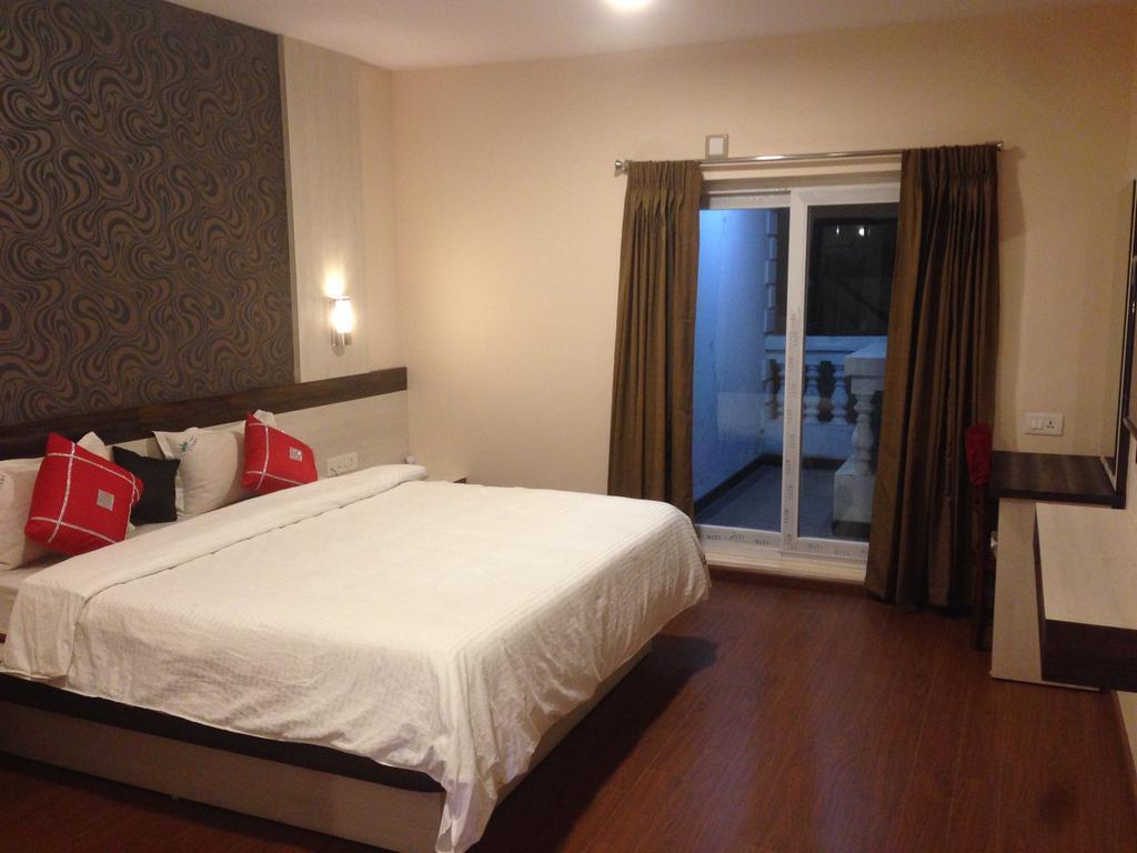 The Majestic Crown Hotel Ooty Exterior foto