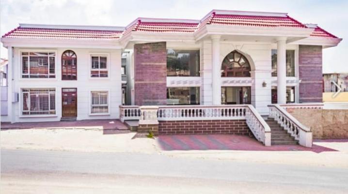 The Majestic Crown Hotel Ooty Exterior foto
